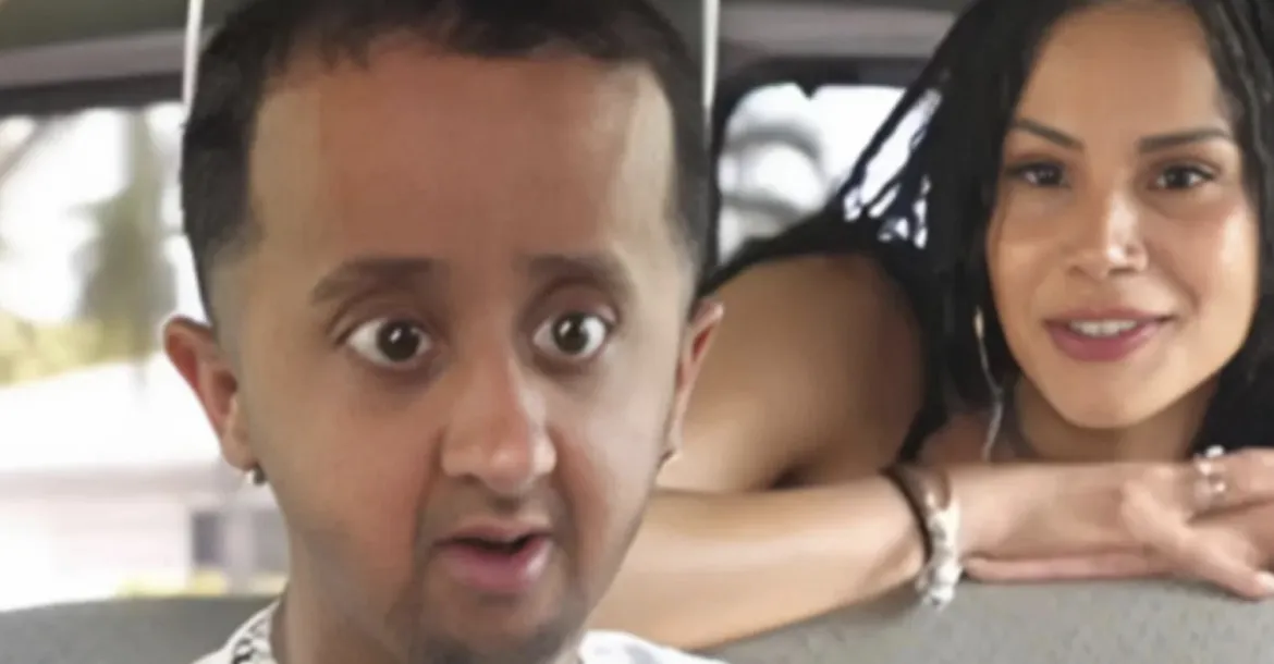 Aria Electra Video Baby Alien Fan Bus Leaked Fans Go Wild on Twitter